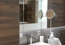 Подвесной комплект мебели для ванной: шкаф-пенал, тумба, шкаф с зеркалом